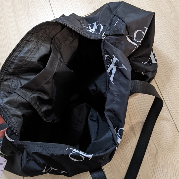 Calvin Klein Duffel bag - Picture 3 of 3